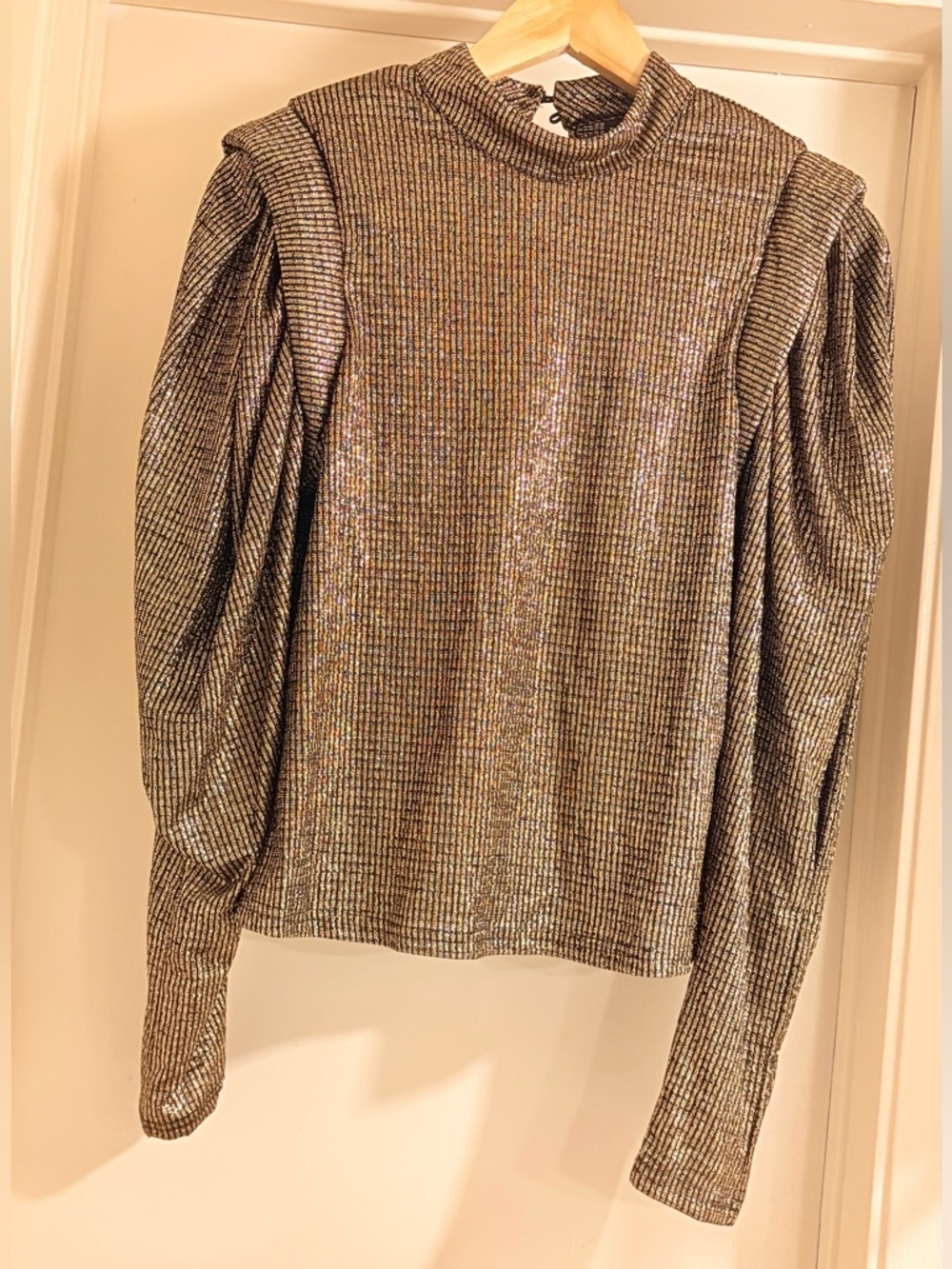 NWOT SHEIN Metallic Ribbed Puff-Sleeve Top - Gold